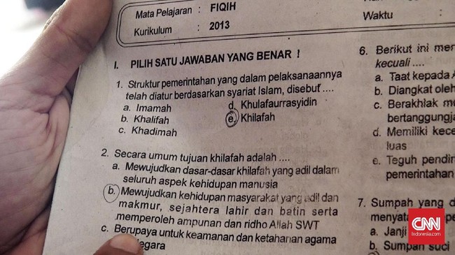Kementerian Agama merombak 155 judul buku pelajaran agama dari tingkat SD hingga SMA yang kontennya dianggap bermasalah, termasuk soal khilafah.