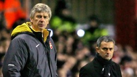 Wenger Respons Santai Usai Disindir Bohong oleh Mourinho