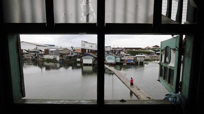 FOTO: Wajah Kampung yang Bertahun-tahun Mengapung