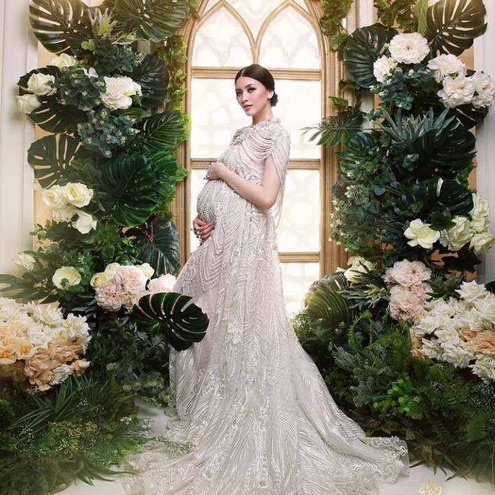 <p>Di kehamilan keduanya yang semakin besar, Donita tampak semakin cantik. Hmm, seperti bidadari ya. "Goddess," begitu kata aktris Titi Kamal mengomentari foto kehamilan Donita. (Foto: FD Photography Official)</p>