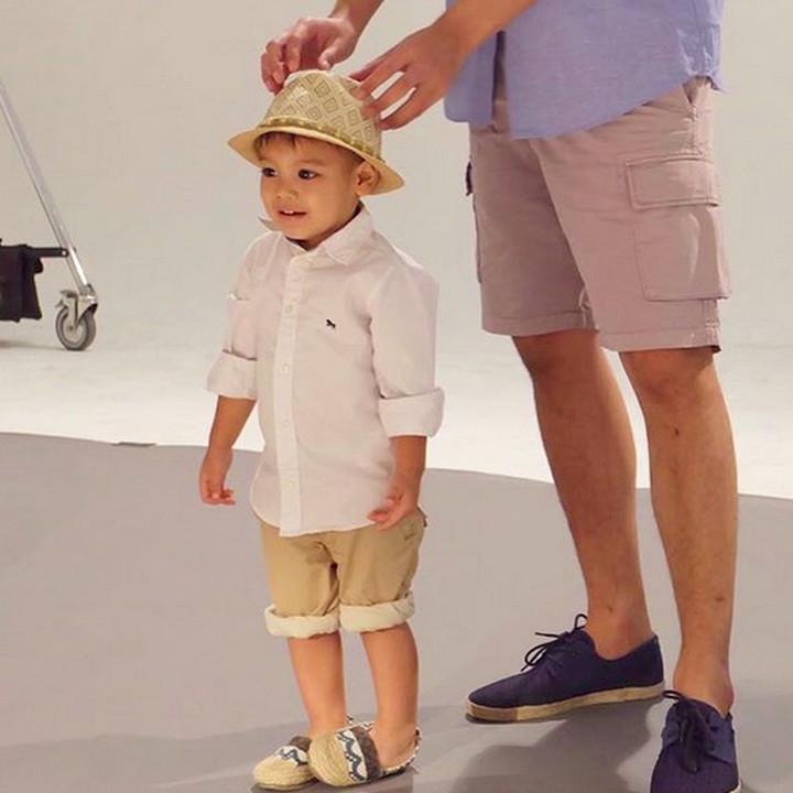 <p>Jelang photoshoot sama ayah Tian, Juna dandan dulu ya. (Foto: Instagram/ @titi_kamall)</p>