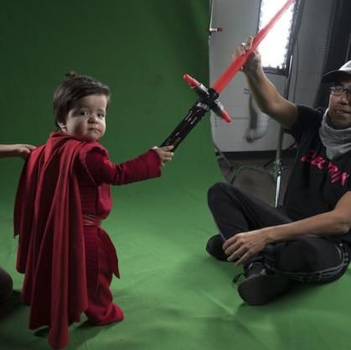 <div>Ini lho 'behind the scene'-nya. Hmm, kayaknya fotografer dan pengarah gaya sedikit kewalahan sama tingkah Josh nih. Hi-hi-hi. </div>