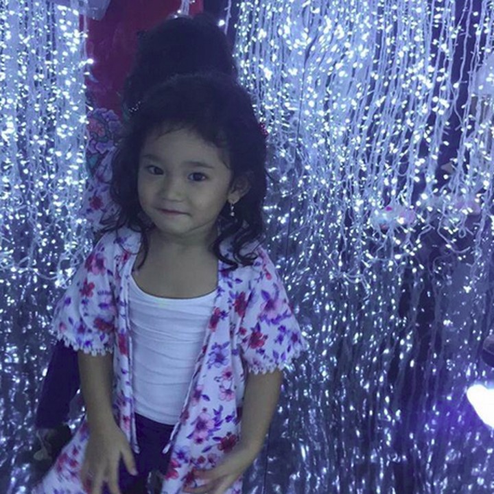 <p>Ya ampun, kecil-kecil udah jago bergaya, he-he-he. (Foto: Instagram/ @ayutingting92)  </p>