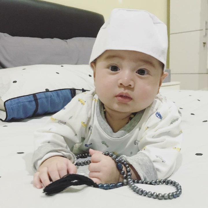<p>Lucu banget sih kamu, Nak. Mau ke mana tuh? (Foto: Instagram/aryanifitriana24)</p>
