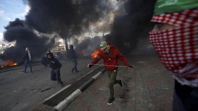 Pengamat Timur Tengah menegaskan konflik yang terjadi di Palestina merupakan konflik politik, bukan agama atau ras.