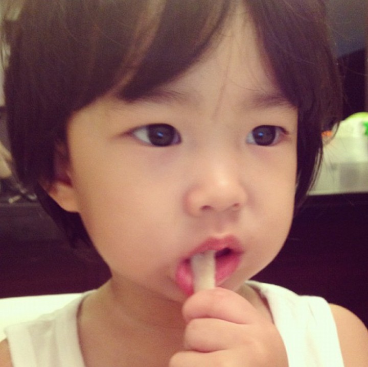 <p>Ini Lee Haru ketika berusia 2 tahun. Gemes banget ya, Bun. (Foto: Instagram/blobylo)</p>