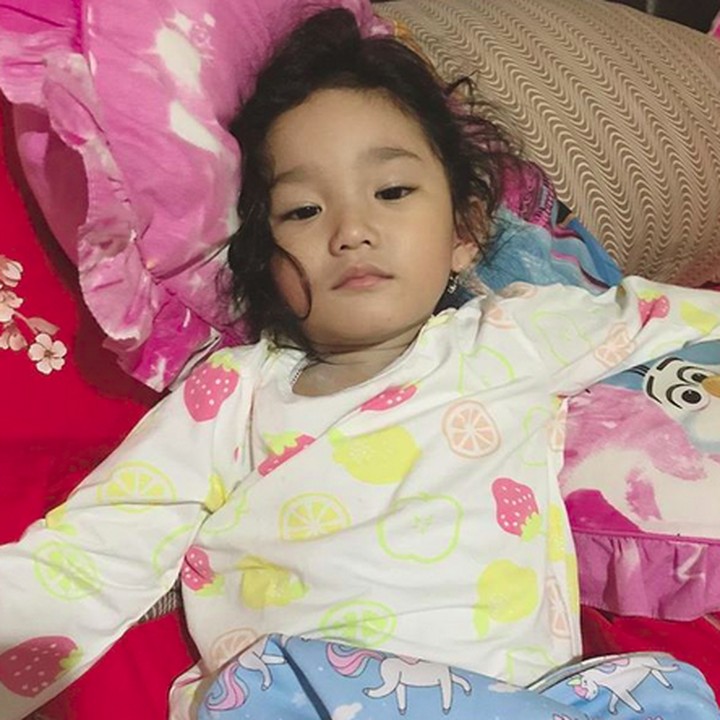<p> Eh, kayaknya ada yang matanya udah 5 watt nih. (Foto: Instagram/ @ayutingting92)</p>