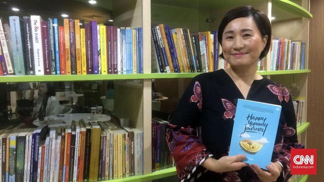 Jatuh cinta dengan durian, geografer asal Korea Selatan melakukan perjalanan mencicipi durian di Asia Tenggara dan mendapati yang terenak di Sumatera Barat.