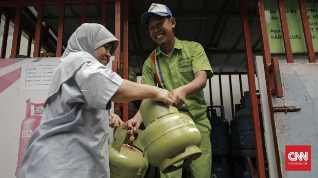 Menteri BUMN Erick Thohir menyatakan pemberlakuan rencana kebijakan beli LPG 3 kg pakai KTP demi memperbaiki penyaluran subsidi masih terus dimatangkan.