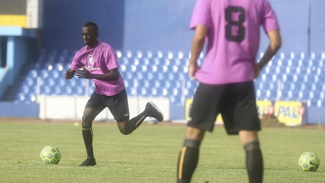 Calon pemain Sriwijaya FC, Makan Konate dan Mahamadou Ndiaye, sudah menjalani tes medis di Palembang pada Sabtu (9/12) pagi.