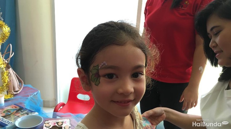Kita main coret-coretan yuk, Bun, sama si kecil. Bukan di kertas tapi di wajah. Ya, lewat face painting.