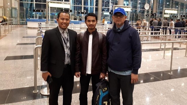 Pemerintah Mesir akhirnya membebaskan dan mendeportasi Muhammad Fitrah Nur Akbar, WNI mahasiswa Al Azhar asal Riau, yang telah ditahan sejak 22 November.