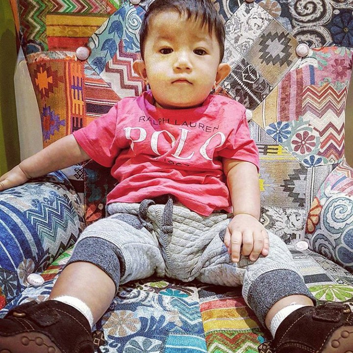 <div>Kaget kalau difoto ya, Nak? (Foto: Instagram @kinosnoski)</div>