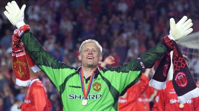 Schmeichel Dicueki Neville, Pelajaran Berharga untuk Ronaldo - Vimarsana News
