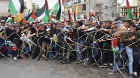 Buruh Pelabuhan Italia Tolak Angkut Senjata Israel