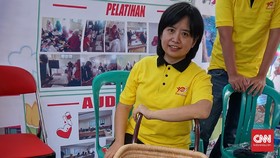 Cerita Lydia, Penyandang Disabilitas yang Bikin Kursi Roda