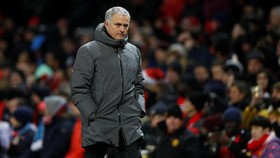 Mourinho Kembali Datangi Ruang Ganti Tim Lawan MU