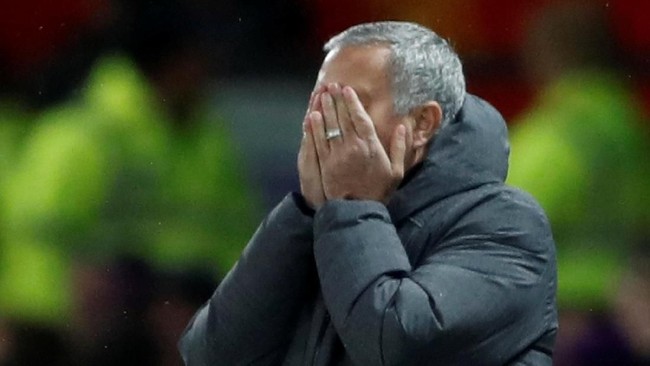 Gol Nicolas Otamendi membuat Manchester City memastikan tiga poin di Old Trafford, Minggu (10/12) waktu setempat. Di klasemen, ManCity unggul 11 poin atas MU.