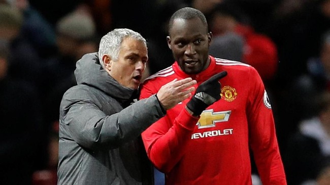 Selain Alexis Sanchez yang baru datang, MU memiliki Anthony Martial, Jesse Lingard, Marcus Rashford, Juan Mata, dan Romelu Lukaku dalam daftar pemain depan.