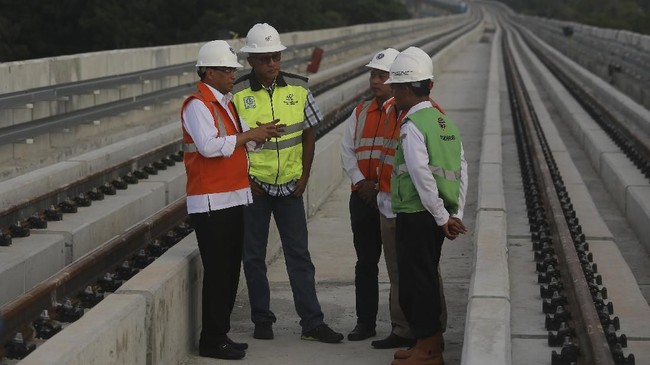 Bappenas menyebut, empat daerah yang mengusulkan pembangunan proyek LRT, yakni Medan, Makassar, Bandung, dan Surabaya.