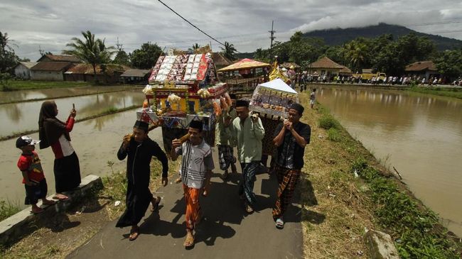 Gelar Sultan Banten ke-18 Digugurkan Pengadilan Agama Pengadilan Agama (PA) Serang telah membatalkan kepangkatan gelar Sultan ke-18 yang disandang oleh Ratu Bagus Bambang Wisanggeni.