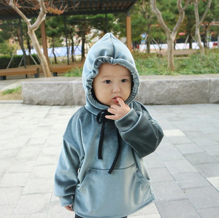 <p>Lagi main di taman, tapi bingung mau ngapain... (Foto: Instagram @ra_yuju)  </p>