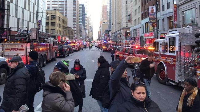 Bom Meledak di New York, Beberapa Orang Terluka