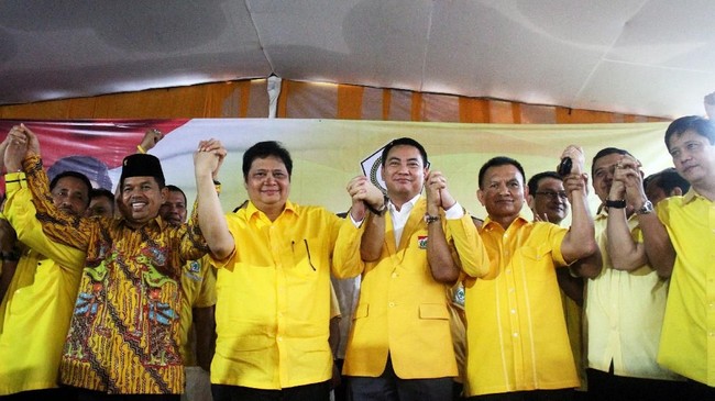 Sebanyak 34 DPD I Partai Golkar mendukung Airlangga Hartarto sebagai Ketum. Namun, jadwal Munaslub baru ditentukan pada pleno, Rabu (13/12).