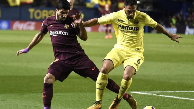 Pelatih Villarreal, Javi Calleja, mengatakan wasit pasti tidak mengeluarkan kartu merah jika pemain Barcelona bikin pelanggaran seperti Daniel Raba.