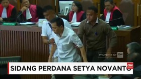 VIDEO: Setya Novanto Bergeming di Sidang Perdana