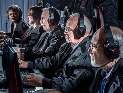 Video: Keseruan Para Lansia Main Game, Ternyata Banyak Manfaatnya Lho! Video: Keseruan Para Lansia Main Game, Ternyata Banyak Manfaatnya Lho!