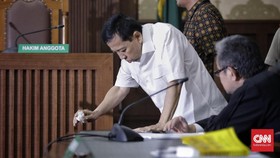Setnov Dinilai Sehat, Hakim Lanjutkan Sidang Korupsi e-KTP