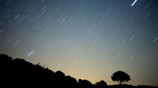 Meteor fenomena hujan Puncak Hujan