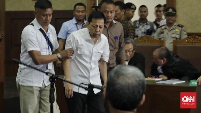 Sejumlah pernyataan yang ditanyakan hakim kepada Setnov pun banyak dijawab dengan suara lirih bahkan terdiam. Hal ini mengundang komentar kocak netizen.