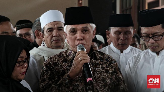 Hatta Rajasa yang berpasangan dengan Prabowo Subianto di Pilpres 2014 lalu enggan terjun ke politik karena sedang menikmati kebersamaan dengan keluarga.