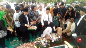 VIDEO: Melepas Kepergian AM Fatwa