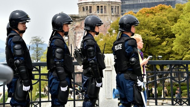 Aksi penikaman terhadap seorang polisi mengguncang Osaka beberapa hari menjelang kehadiran para pemimpin dunia dalam KTT G20 di kota di Jepang tersebut.