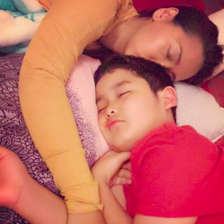 <p>"Saat kamu tertidur pulas, Bunda akan selalu ada di sampingmu kok, Nak,". (Foto: Instagram/ @inul.d)  </p>