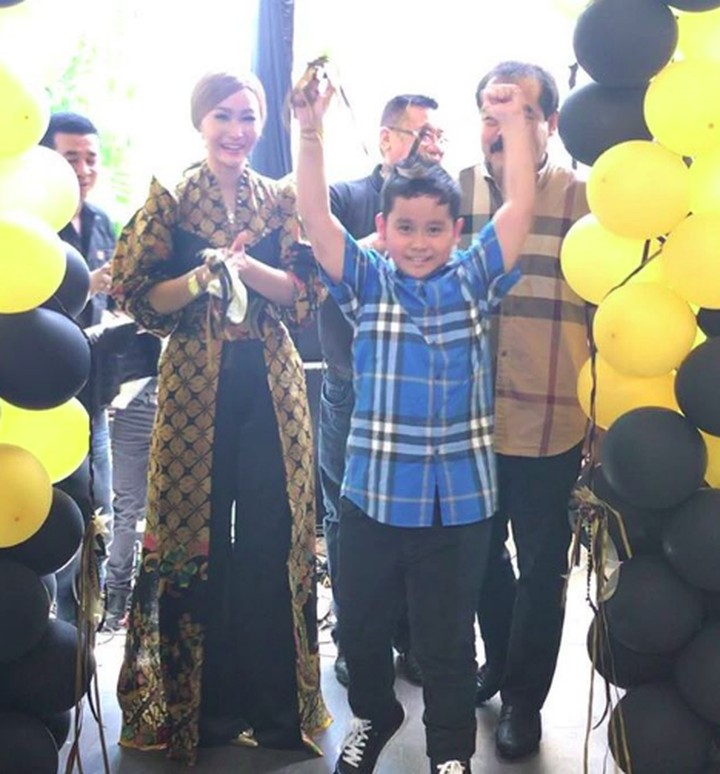 Mengintip 'Kemesraan' Inul Daratista dan si Anak Lanang 