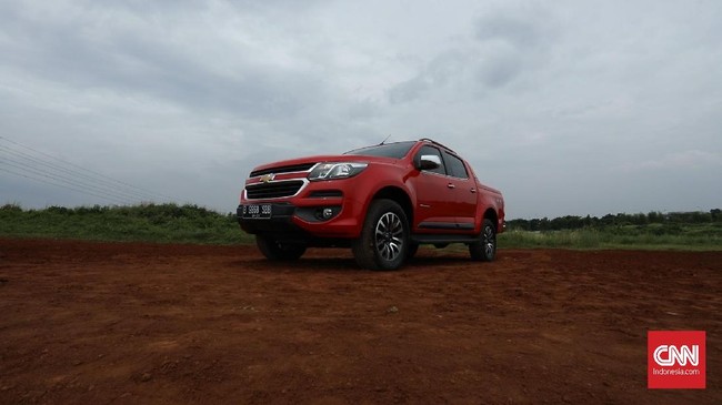 Chevrolet menghadirkan kendaraan dengan tenaga besar, Colorado. CNNIndonesia.com mendapatkan kesempatan menjajalnya langsung, seperti apa sensasinya?