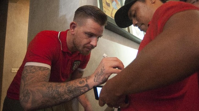 Gelandang baru Bali United, Kevin Brands hanya membutuhkan waktu satu minggu untuk menjatuhkan pilihan pada klub berjuluk Serdadu Tridatu itu.