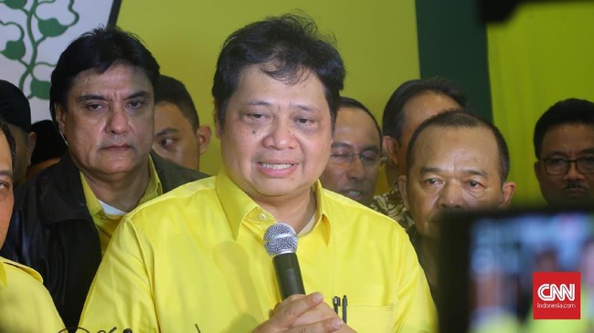 Airlangga memberikan batas waktu hingga 14 Februari kepada fraksi Golkar menyelesaikan kesimpulan dan rekomendasi Pansus Angket untuk KPK.