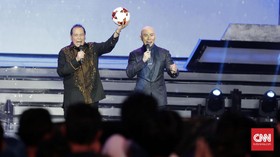 Sulap Deddy Corbuzier di Pengumuman World Cup 2018 Transmedia