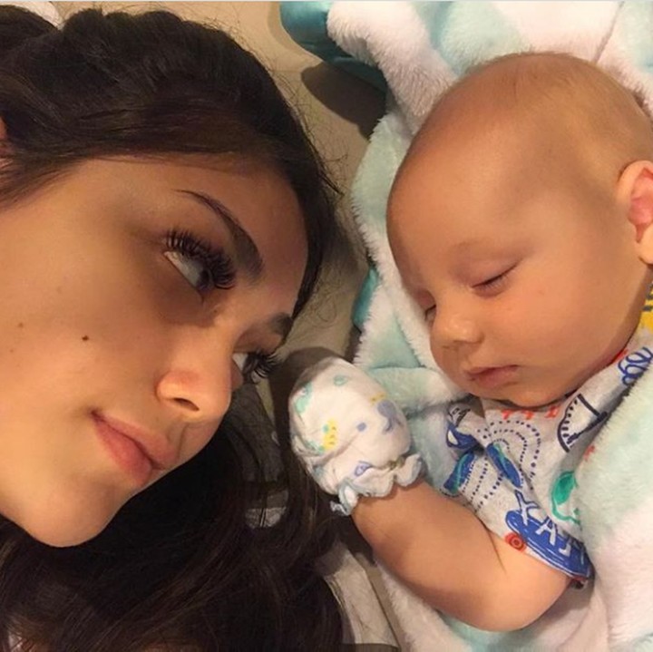 <p>Hai semua, kenalkan bayi imut ini bernama Lucio Otthild William. Panjang ya namanya? Cukup panggil Cio aja. Cio adalah putra pasangan selebriti Celine Evangelista dan Stefan William. (Foto: Instagram @jelley.sc)</p>