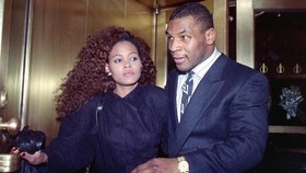 3 Selebritas yang Nyaris Kena Bogem Mike Tyson