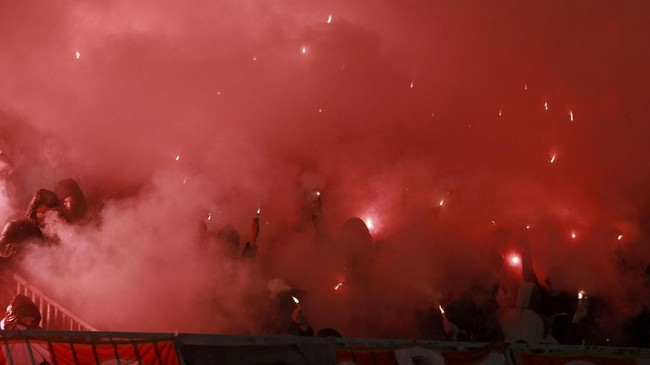 FOTO: Kerusuhan Suporter di Derby Beograd