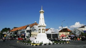 Jokowi dan Kaesang Jalan Santai di Malioboro