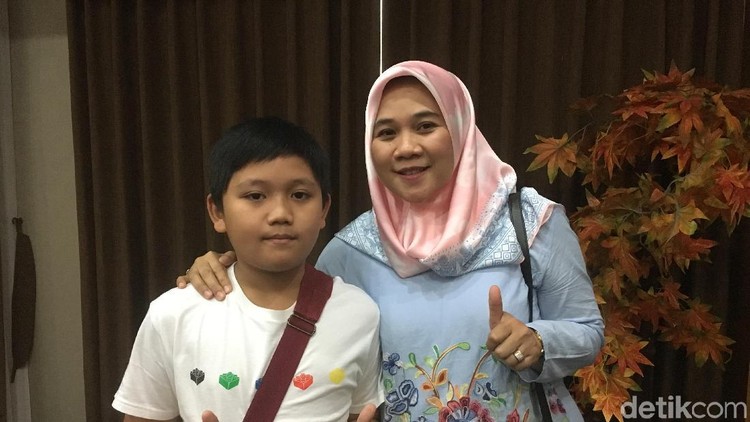 Semangat Bocah 11 Tahun Hidup dengan Diabetes Tipe 1 Berat badan bocah ini turun drastis, dari 43 kg jadi 33 kg. Siapa sangka, itu merupakan gejala diabetes melitus tipe 1, Bun.