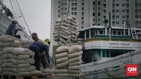 Pekerja Sambut Putusan KPPU soal Jual Rugi Semen China