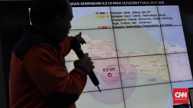 Gempa yang terjadi di Jawa Timur sepanjang 2017 ini cenderung menurun ketimbang 2016. BMKG juga meminta masyarakat tidak percaya kabar burung soal gempa.